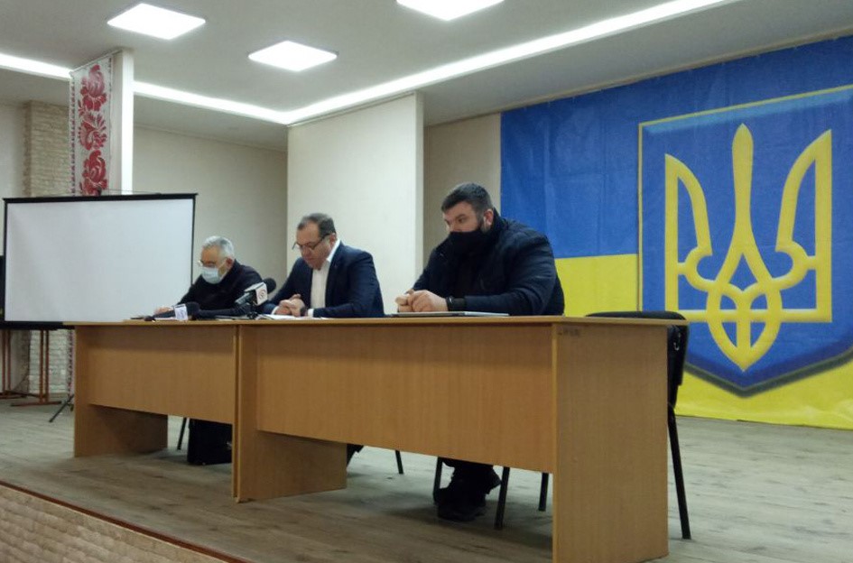 В окрузі № 50 працює окружна виборча комісія. ЦВК зареєструвала першого кандидата в народні депутати