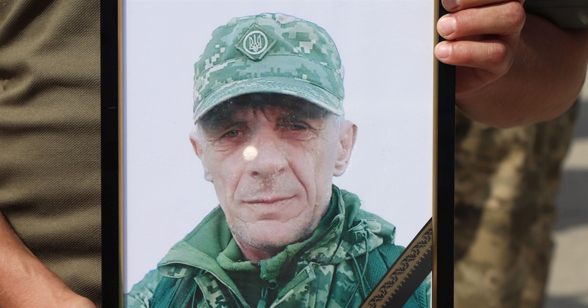 Втрата громади: у Заболотті попрощалися із загиблим 53-річним військовим