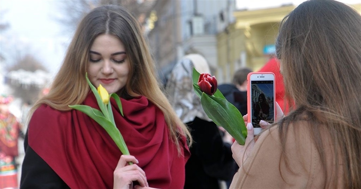 8 березня в Україні: віддання шани жіночності або день гендерної рівності?