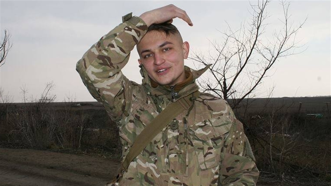 Рятував життя і віддав своє. Парамедик з Маріуполя Микола Волков у спогадах і на фото друзів