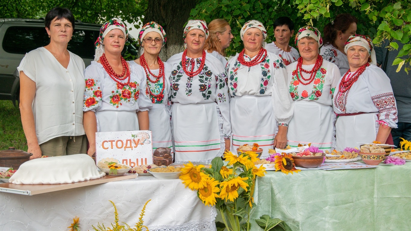 5 тисяч вареників приготували в селі Стодульці для гостей свята: кращі фото і відео
