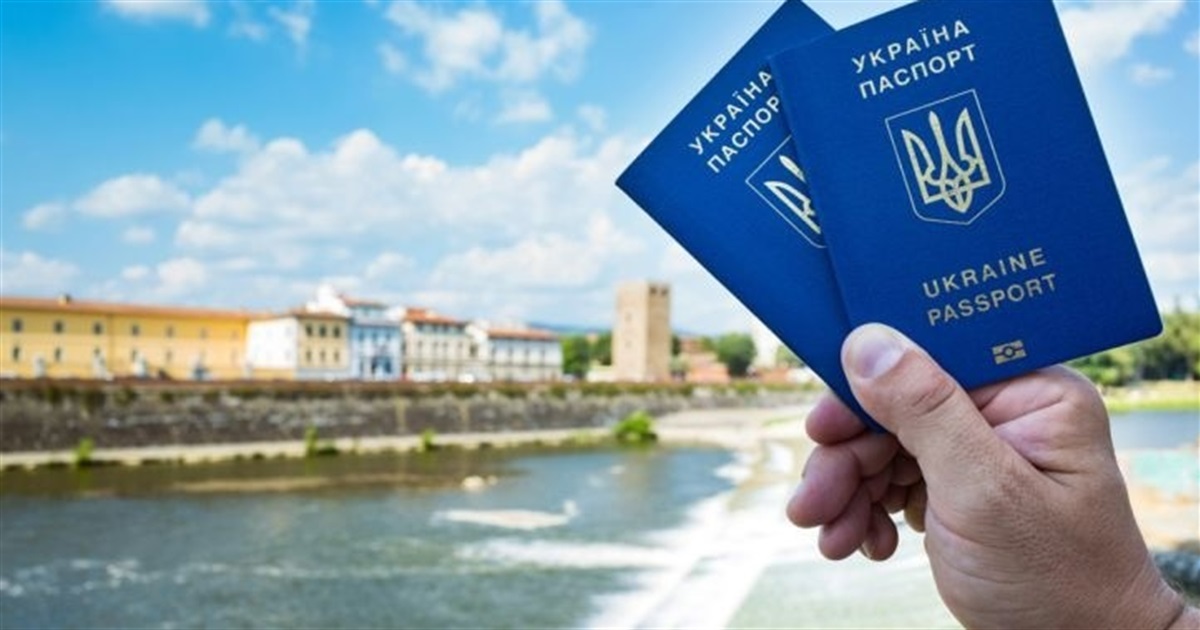 Збираєтесь у подорож — перевірте термін дії закордонного паспорта. Чому вас не пустять за кордон