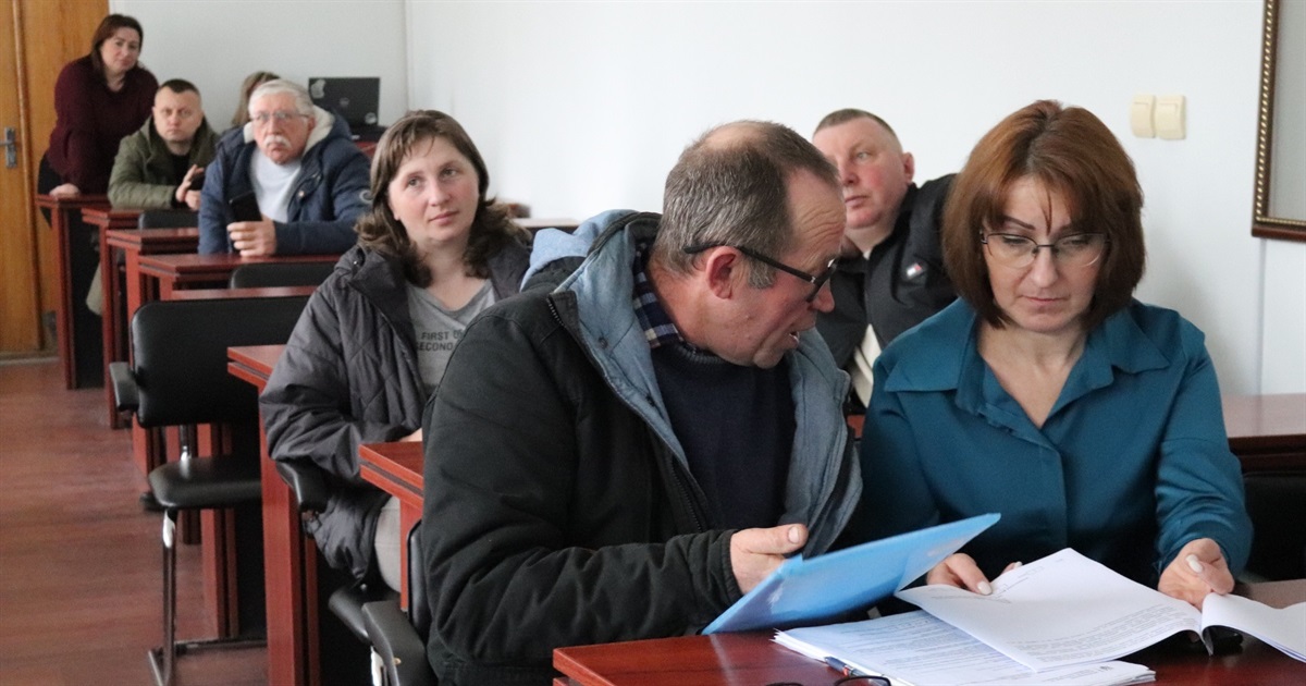 Працюють на попередження отруєнь бджіл: зустріч пасічників та аграріїв у Жмеринці