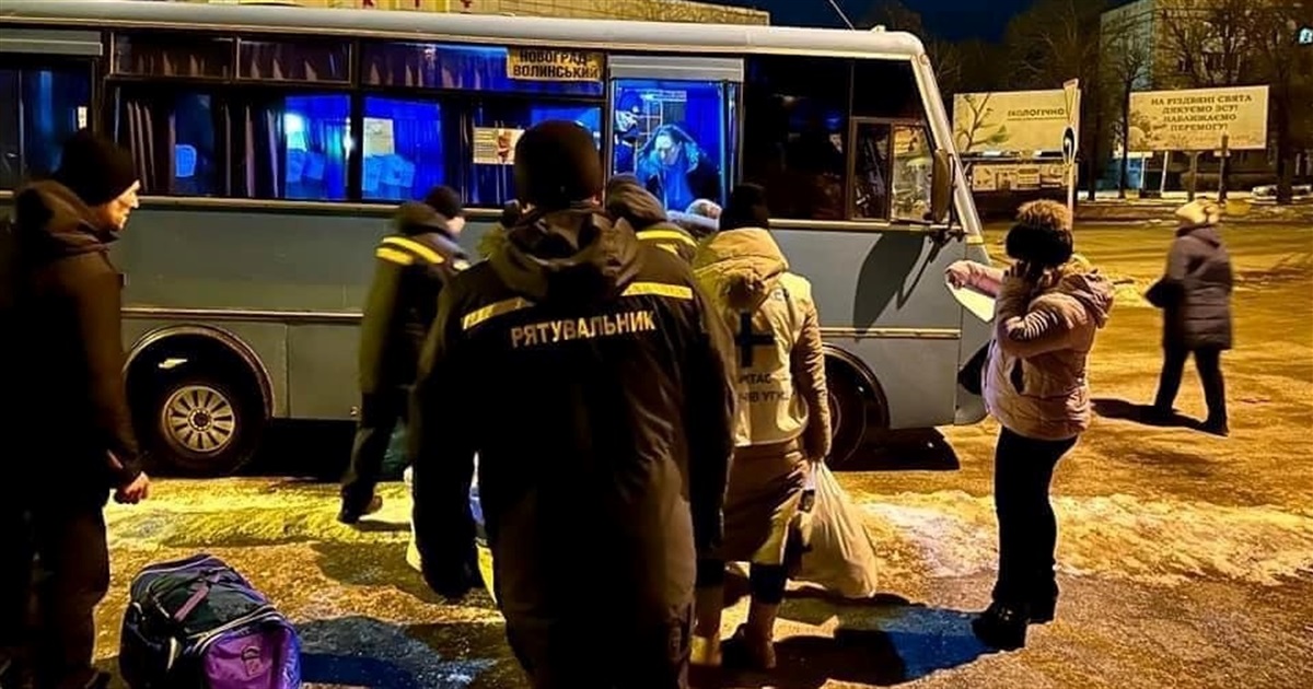 Звягельська громада прихистила 18 евакуйованих осіб з Донеччини — для них шукають житло