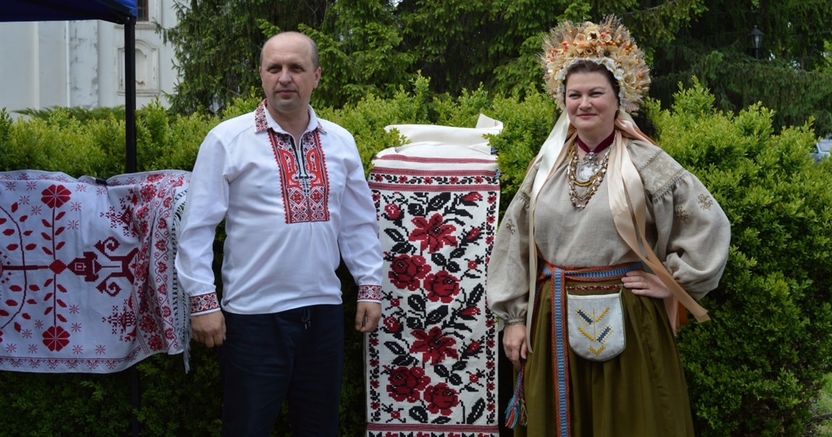 Як у Переяславі провели благодійну акцію "Одягни вишиванку – підтримай захисника" ФОТО