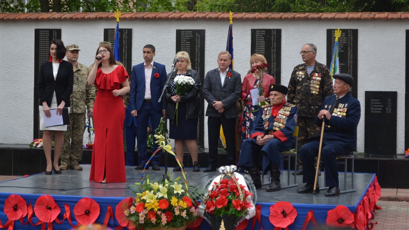 В Біляївці відбувся парад Перемоги: як ще громада вшановувала героїв Другої світової війни