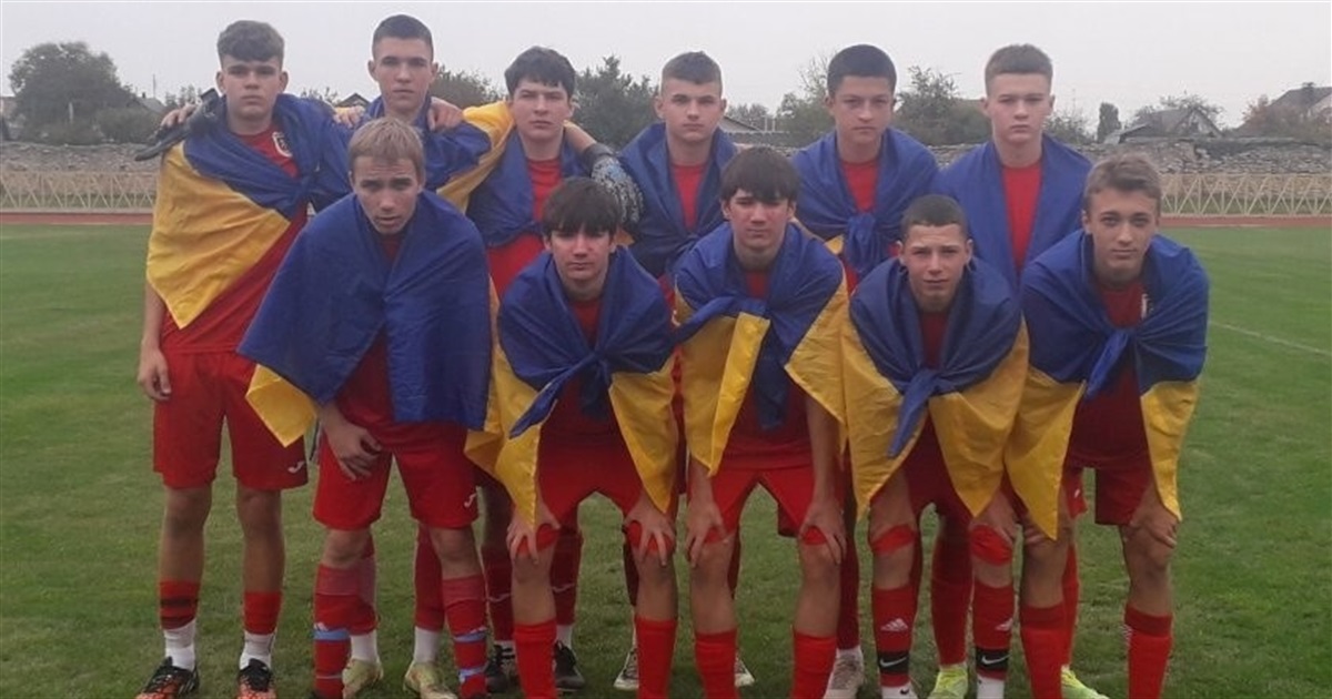 Чемпіонат України з футболу: U- 15 треті в турнірній таблиці