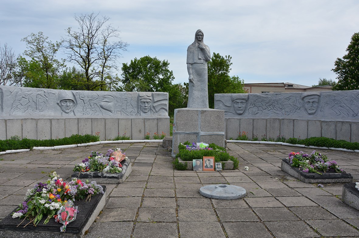 У районі пройшли урочистості до Дня пам’яті і примирення та Дня перемоги (доповнено)