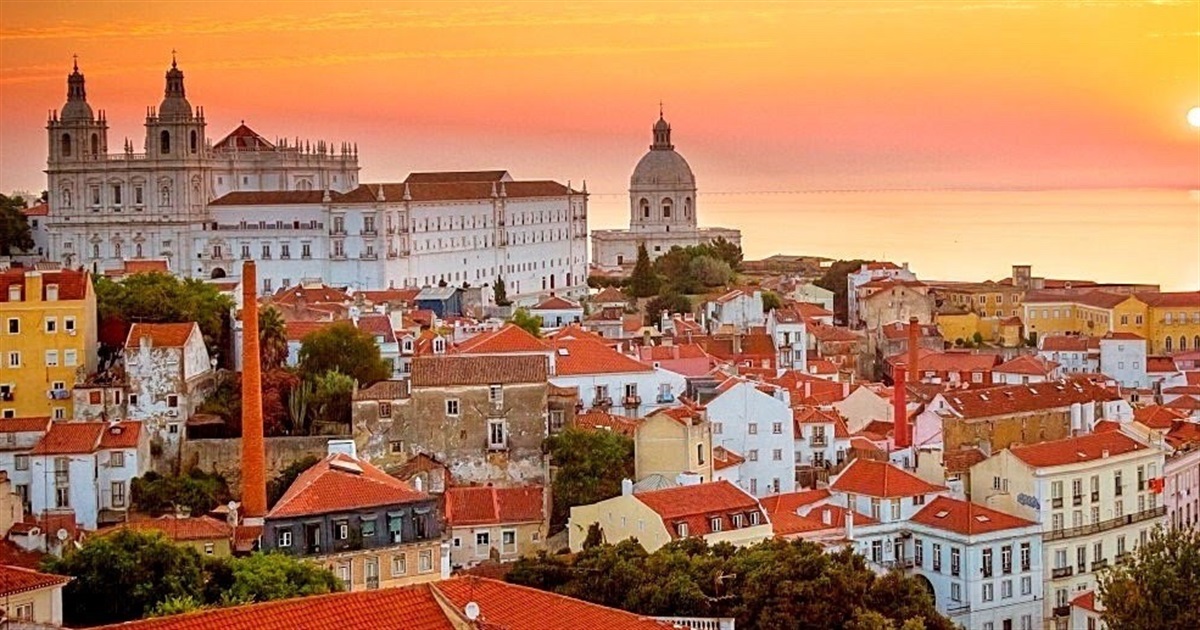 Португалія на 10 днів з Києва. Скільки коштує добратись, жити, харчуватись та купити сувеніри