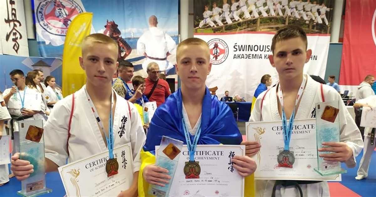 На Чемпіонаті Європи з карате іванівські та нижньосірогозькі каратисти вибороли найвищі нагороди
