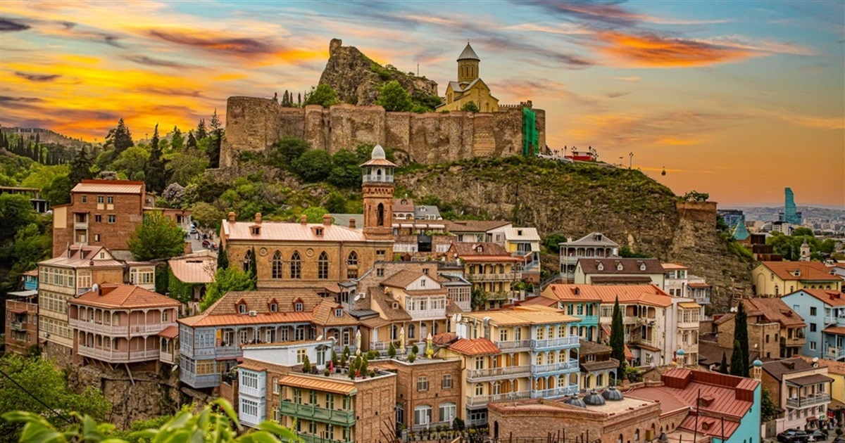 Прямих рейсів немає, але Грузія чекає. Маршрути, ціни та поради для українців у 2026 році