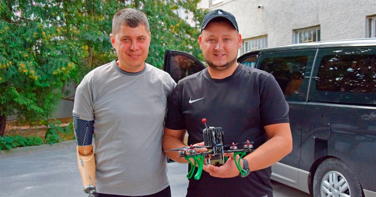 Жмеринчани передали на передову ще один дрон, який зробив військовий В'ячеслав Стражець
