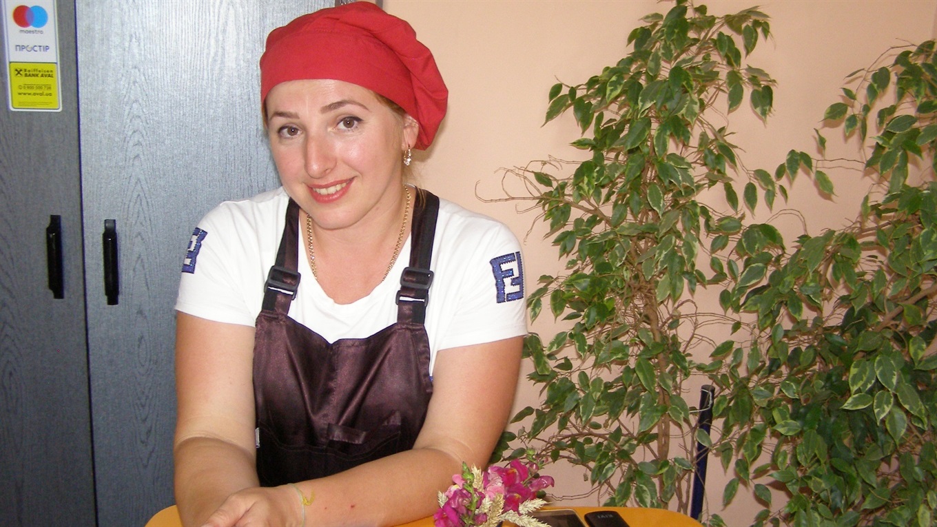 «Починали із 50 порцій супу і десятка котлет»: Людмила Рубіженко – про «Радугу» і кухню на виїзд