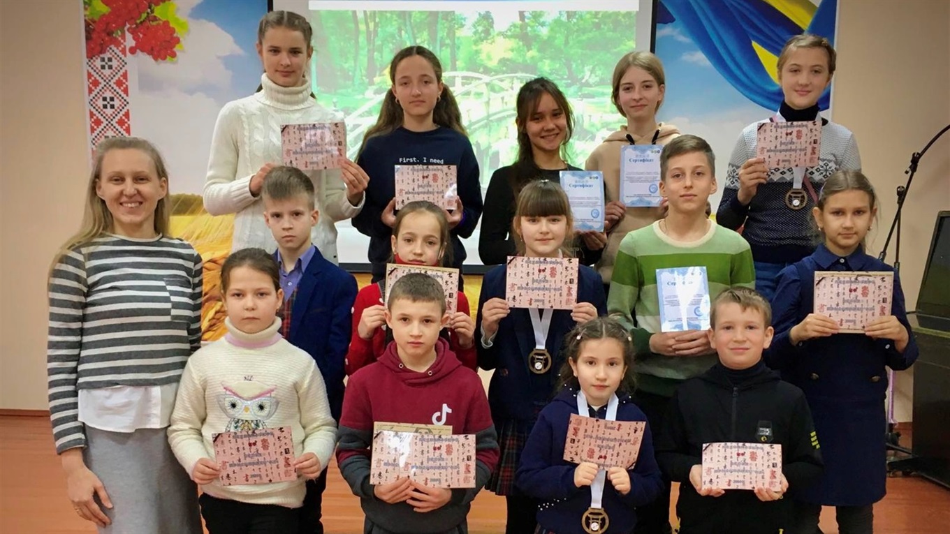 Китайська каліграфія: у Жмеринці в школі №5 провели захід для вивчення китайської мови