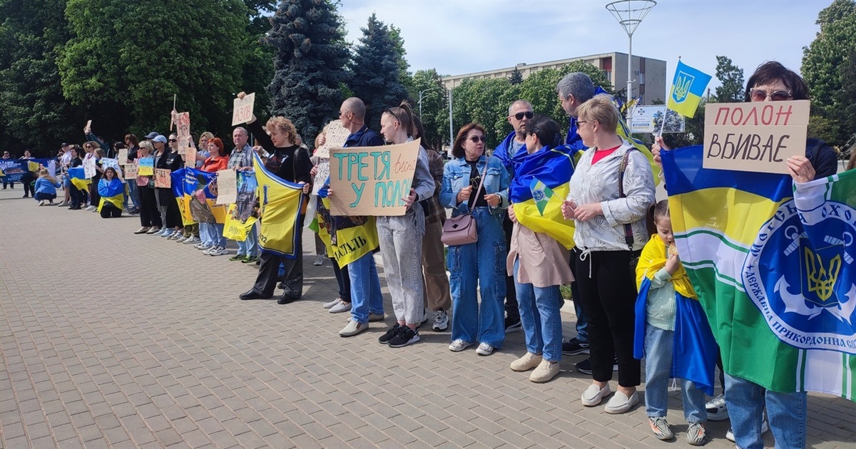 Ізмаїл закликав не мовчати: мирна акція на підтримку військовополонених об’єднала сотні городян