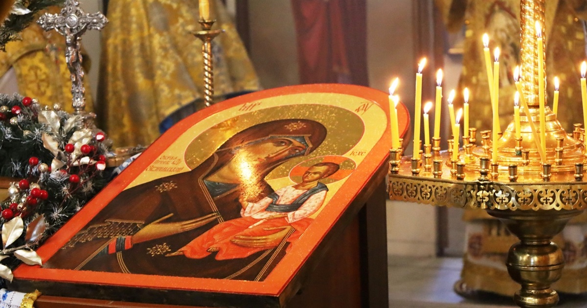 Унікальна ікона повернулася додому: у Звягелі освятили ікону "Пресвятої Богородиці Звягельської"