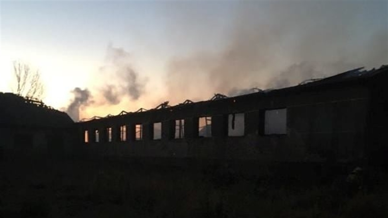 У селі Варяж Сокальського району згоріло 50 тонн сіна, яке знаходилося у будівлі колишнього колгоспу