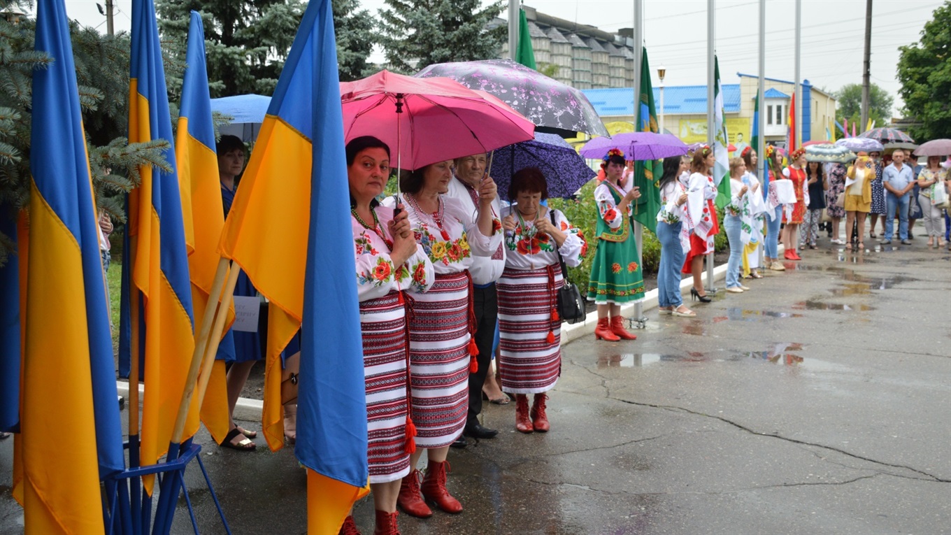 У Сватовому відсвяткували першу річницю утворення району: фоторепортаж