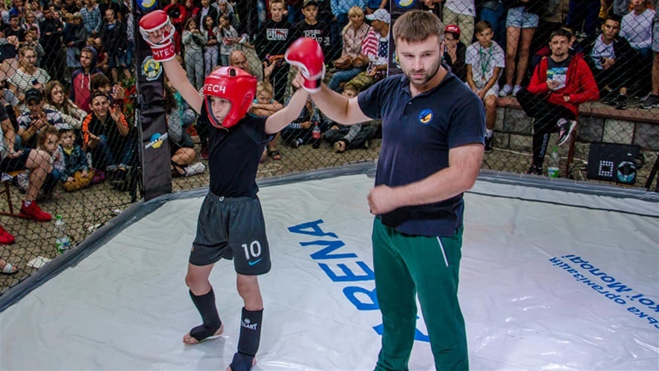 У Жмеринці відбувся чемпіонат зі змішаних єдиноборств (ММА): відео