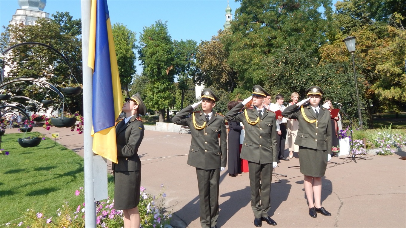 Державний прапор України в Переяславі підняли ліцеїсти