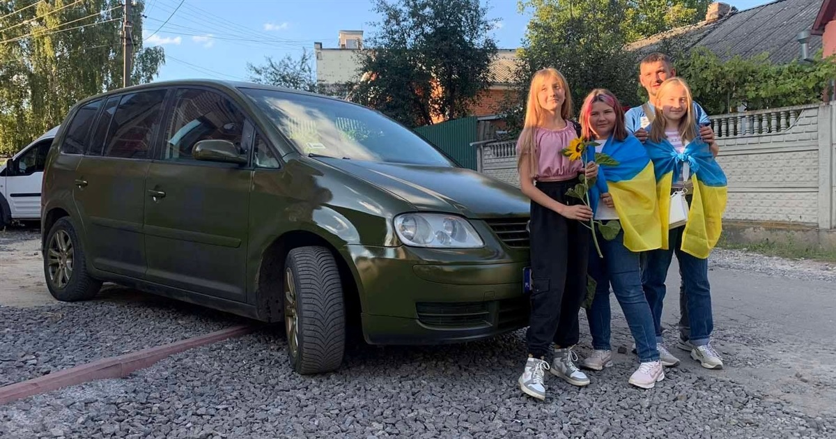 Три подружки зі Жмеринки придбали автомобіль для захисників України: Арінка, Анютка та Маргаритка