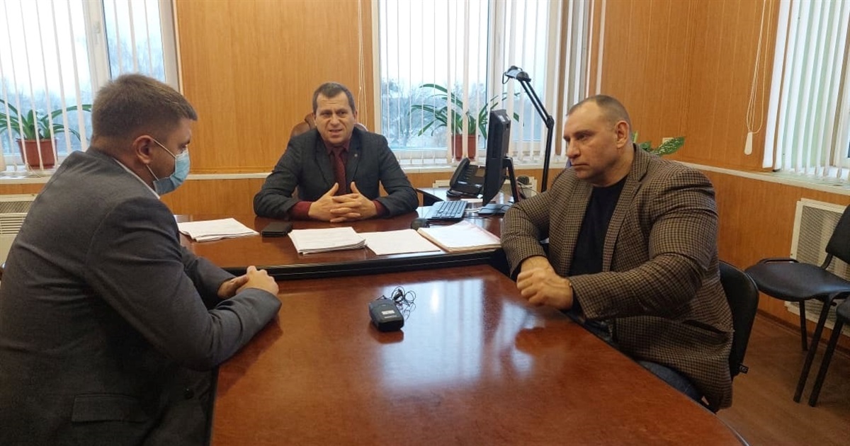 Жмеринські ЕМ отримали у власність сучасну вишку та позашляховик для виїзду на відновлення аварій
