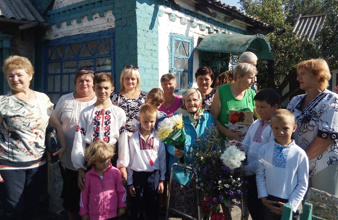 У селі Звірове вітали ювілярку