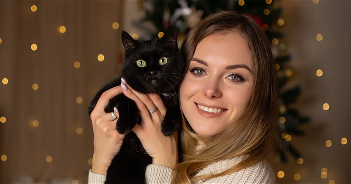 «Чорні коти - на щастя!» Зоозахисниця з Корюківки закликає обзавестися пухнастим символом 2023 року