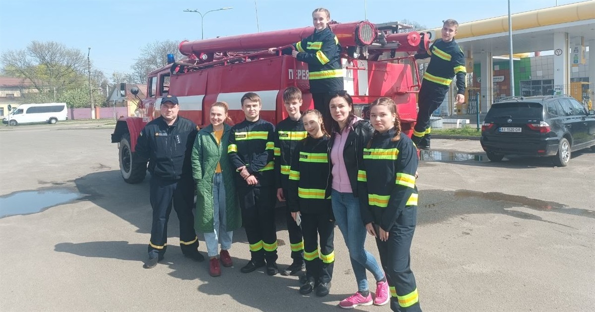 У Переяславі працівники ДСНС знайомили учасників руху ДЮРП з пожежно-рятувальною справою