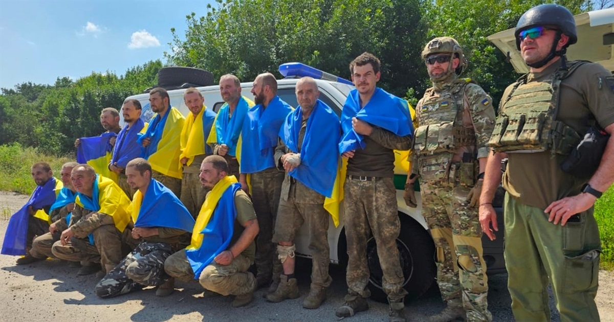 Відбувся черговий обмін полоненими. Визволено 22 українці. Відомі й прізвища