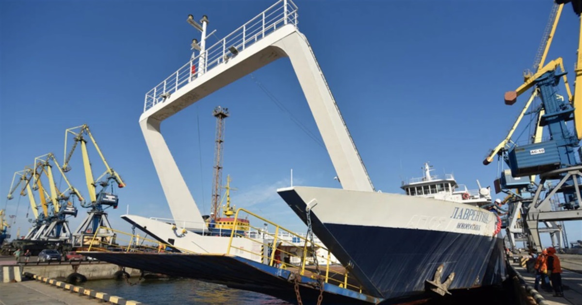 Турецька компанія отримує зерно з окупованого Маріуполя від російського виробника зброї. Що відомо