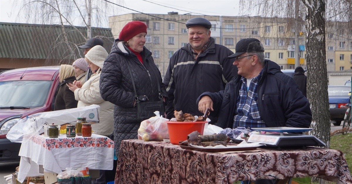 У Переяславі на недільному базарі подешевшала картопля: ВІДЕО