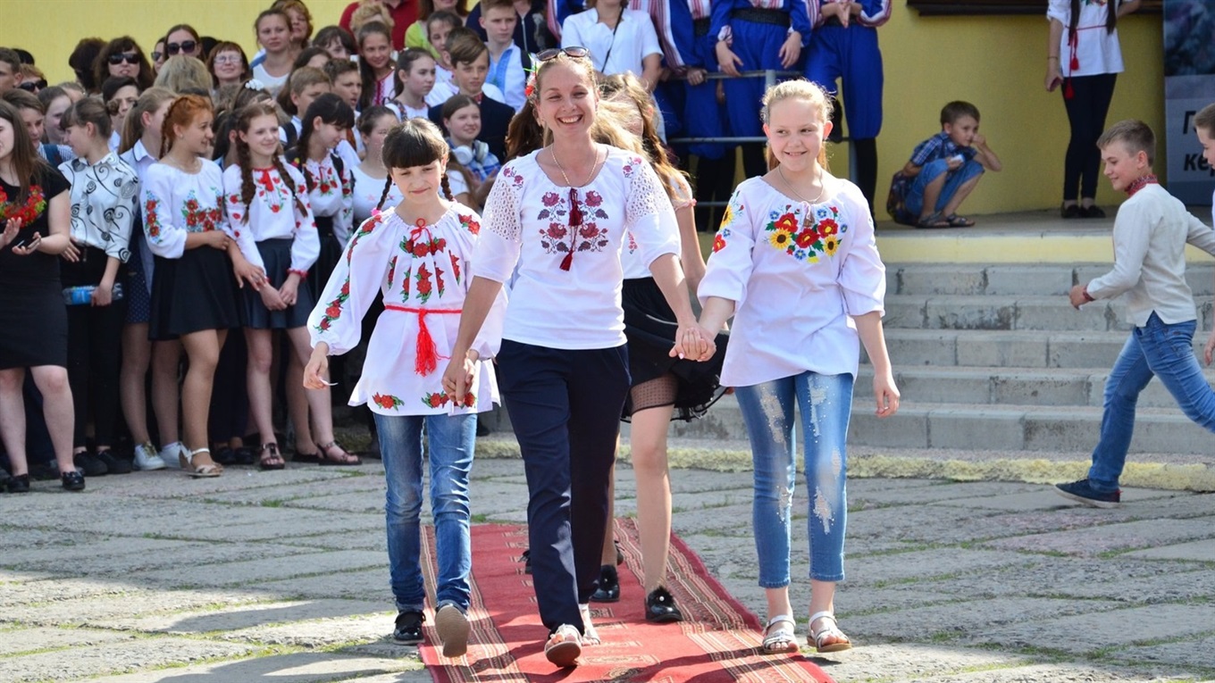 Одягайте вишиванки і готуйтеся до дефіле. Сватівчан запрошують на святкування Дня вишиванки