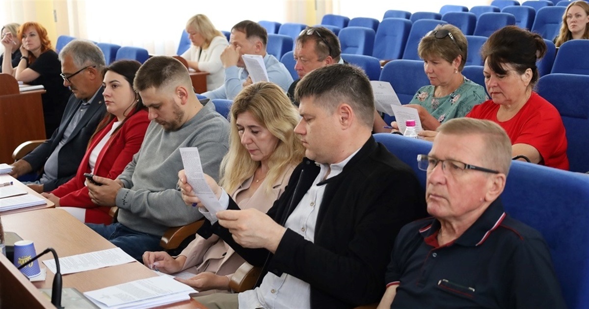 Які рішення ухвалили на засіданні виконкому у Звягелі 11 червня: деталі