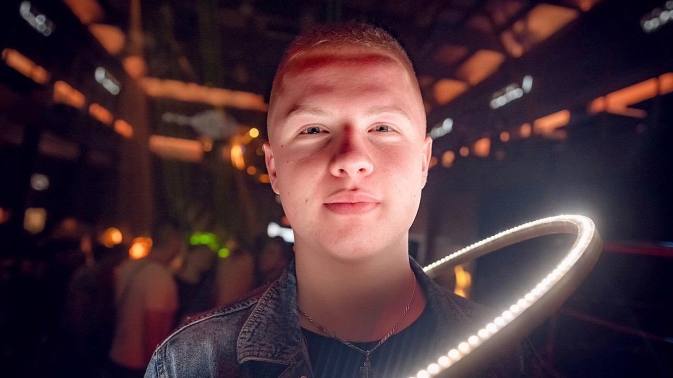 Підтримай діджея Сергія Веселовського (SEVT_ONE) зі Жмеринки у Всеукраїнській битві діджеїв