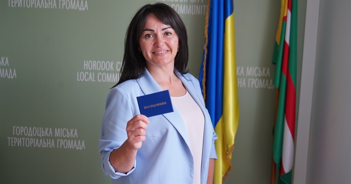 Отримала депутатський мандат та склала присягу. Олена Маринчук стала депутаткою