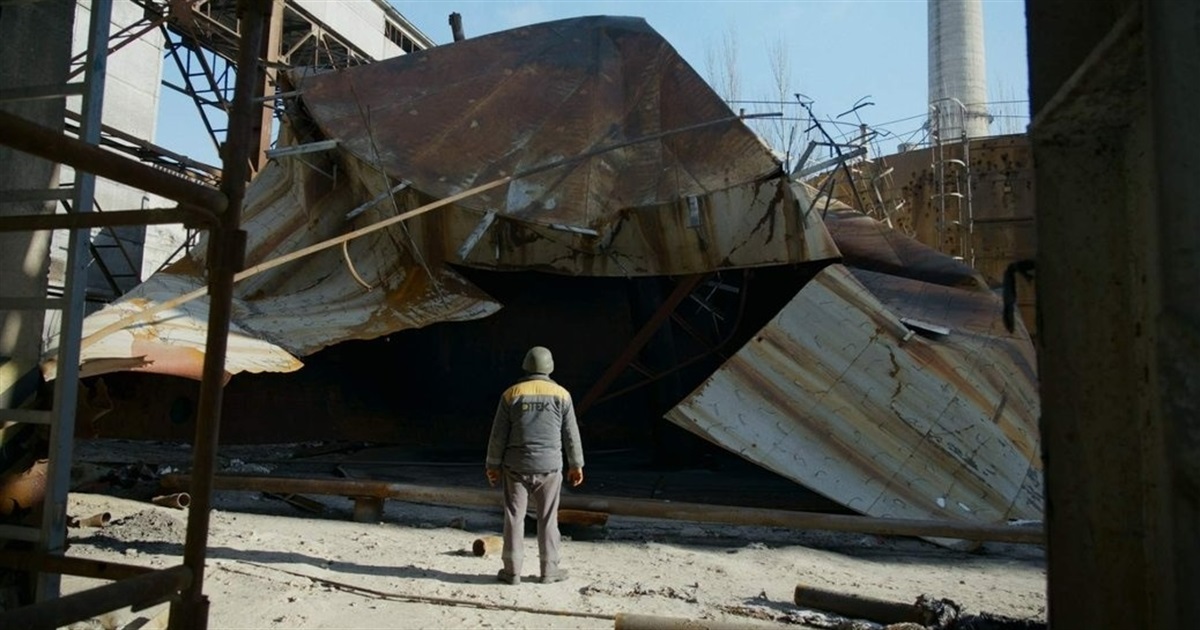 "Ми живемо у підручнику історії". Як знімали фільм "Останній Прометей Донбасу"
