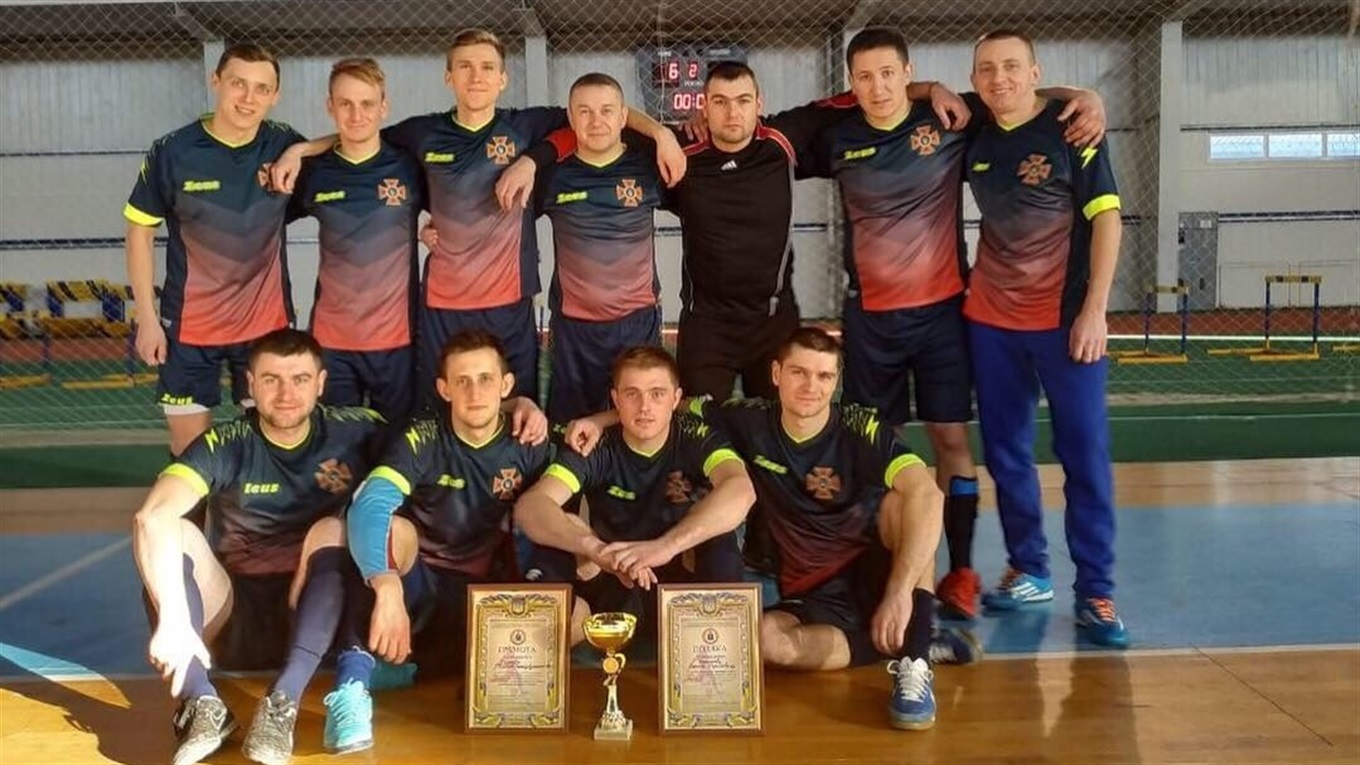 Троє сватівських рятувальників у складі збірної з футзалу стали першими в зональному чемпіонаті