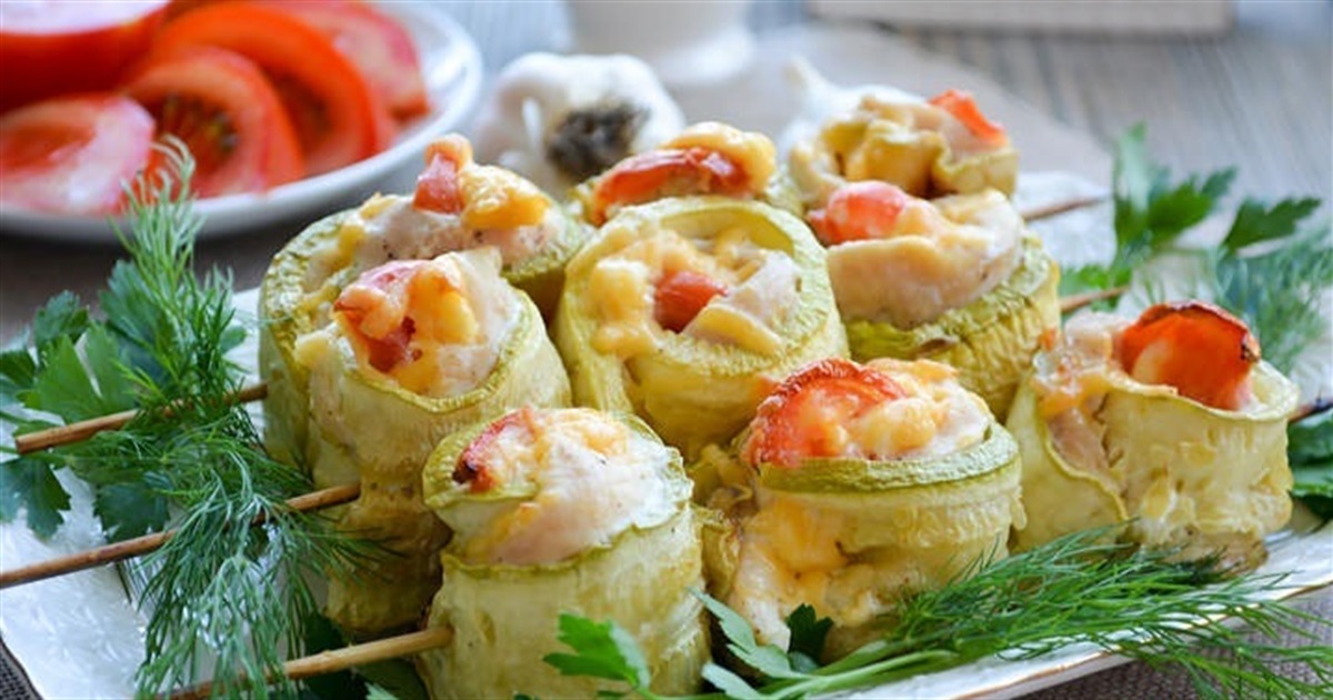 Рецепт дня: рулетики з кабачками та куркою