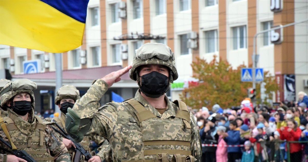 Воїни "тридцятки" взяли участь у параді в Сєвєродонецьку: враження місцевих жителів