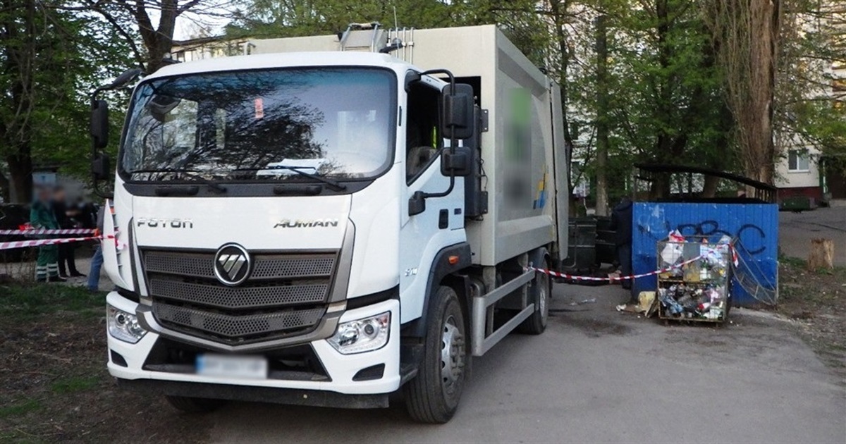У сміттєвому контейнері на Житомирщині виявили тіло чоловіка