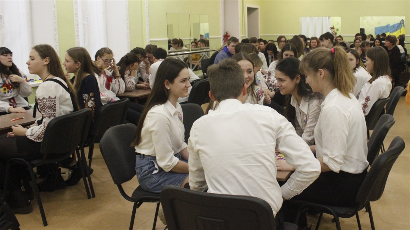Інтелектуальний потенціал: у Попасній провели конкурс до Дня Соборності України