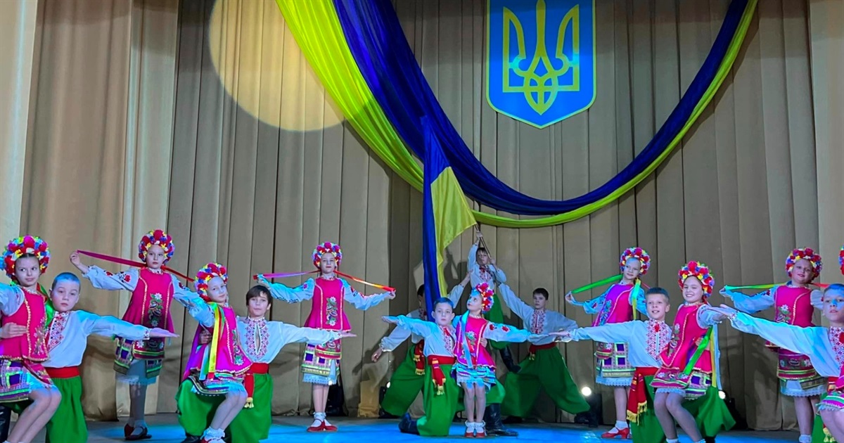«Я хочу жити без війни». Відбувся концерт зразкового танцювального колективу «Вікторія»