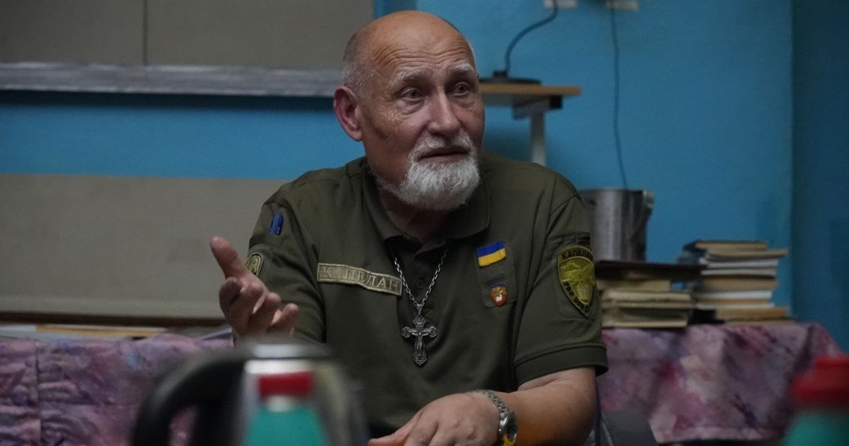 "На фронті немає атеїстів": як військовий капелан лікує душі наших захисників