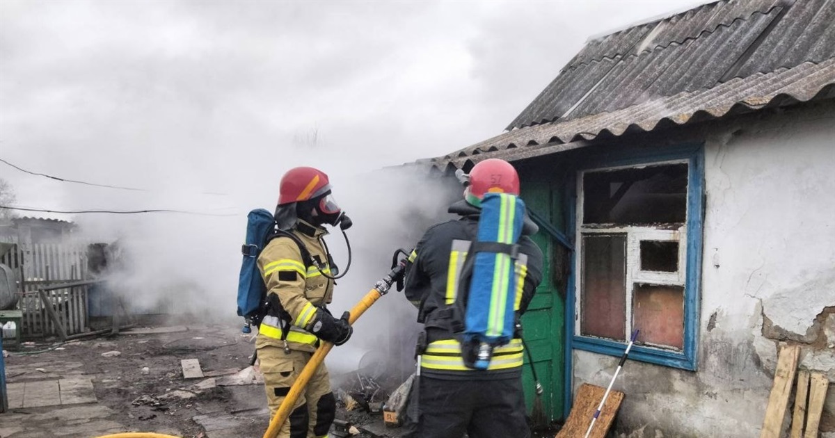 У Петропавлівці загорілася літня кухня через несправну розетку
