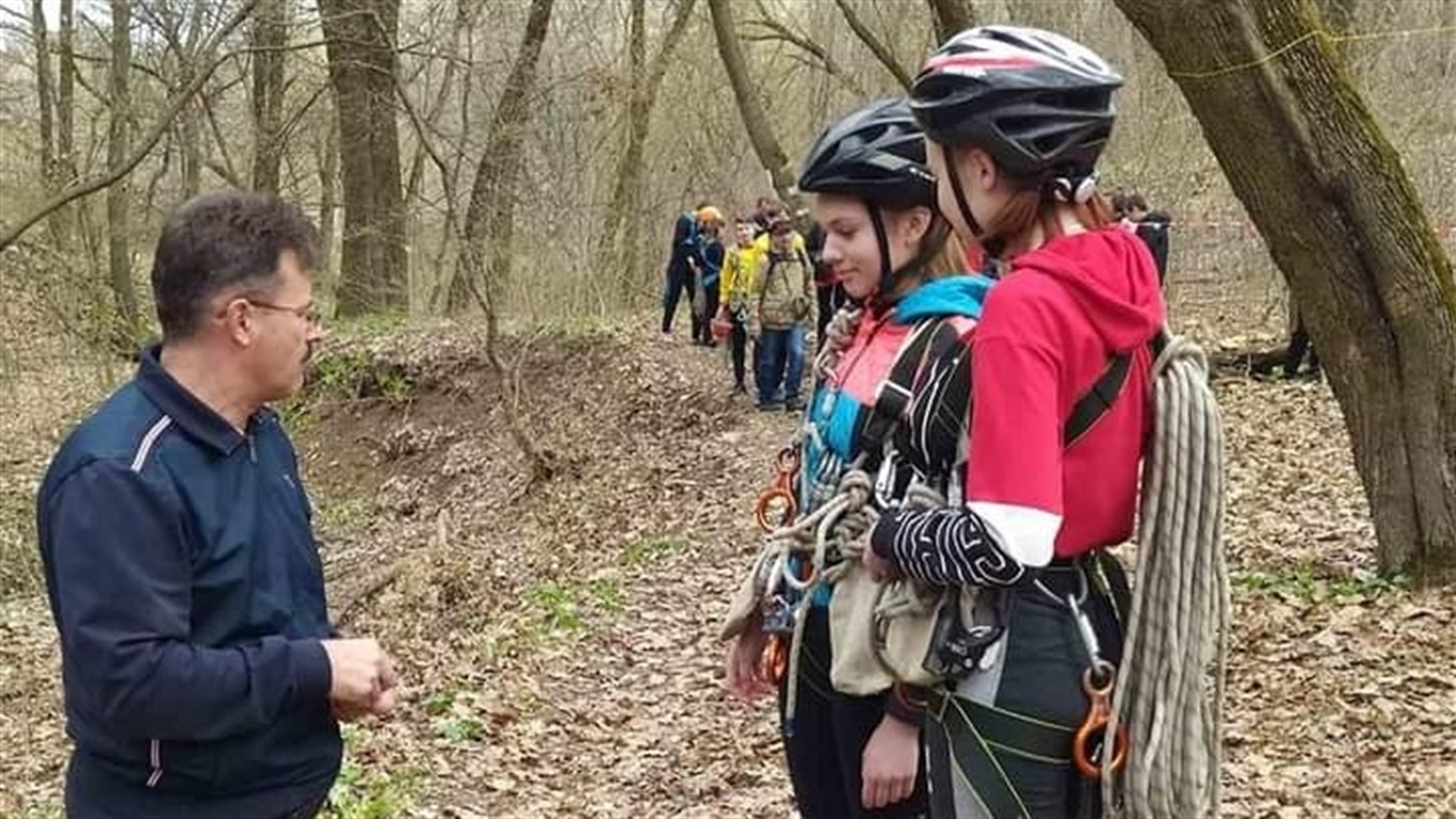 Школярі Попаснянщини стали призерами обласних змагань з пішохідного туризму