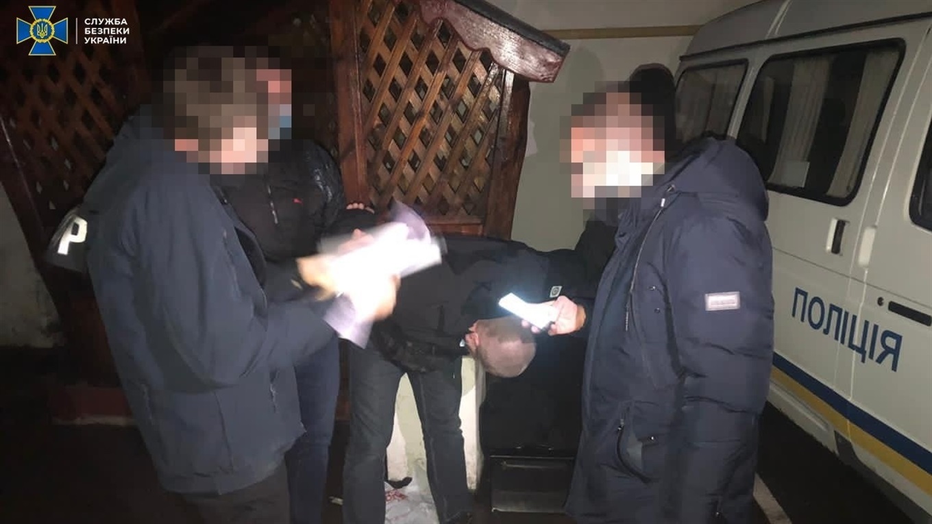 На Вінниччині СБУ викрила на хабарі двох старших уповноважених поліції