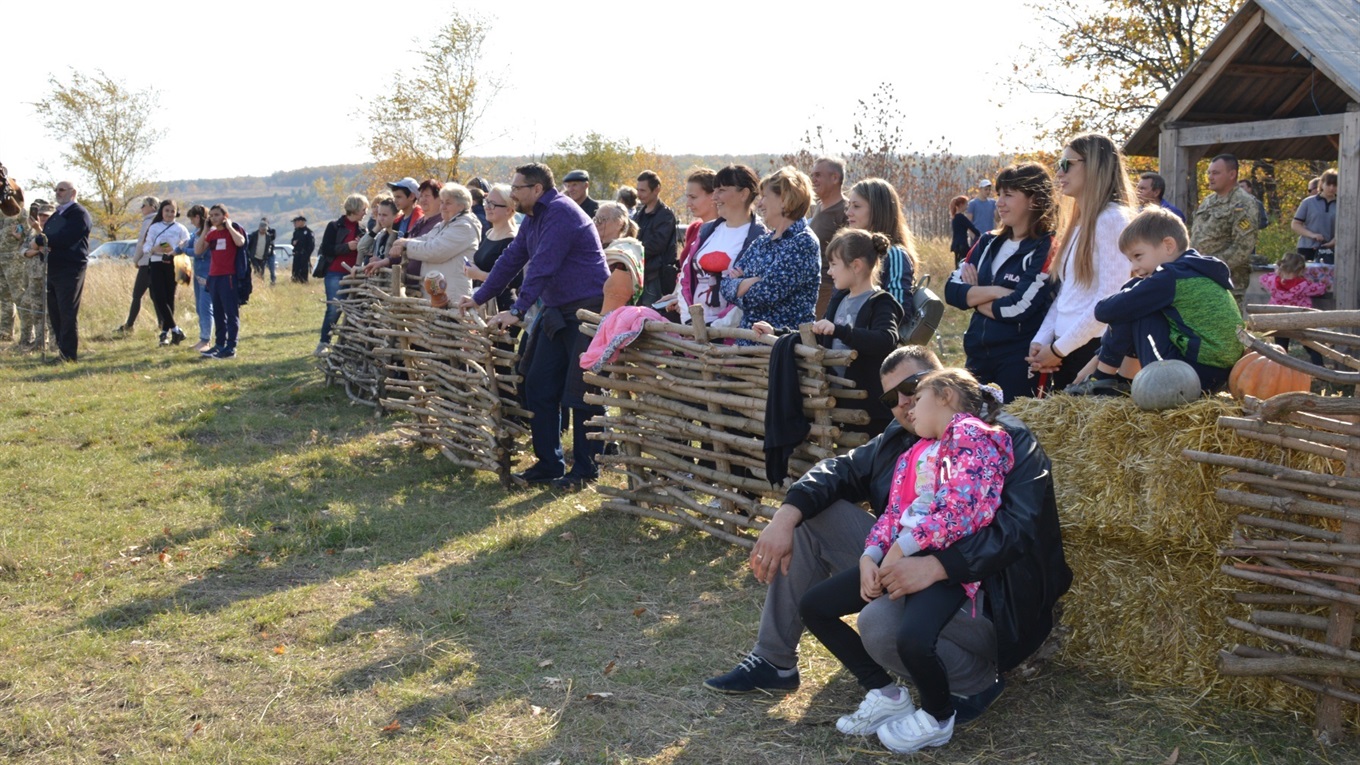 Як сватівчани відзначали потрійне свято: День захисника України, Покрову та День козацтва 