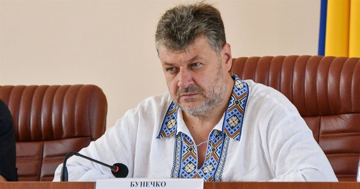 56 тисяч доларів, 45 тисяч євро та 580 тисяч гривень готівкою: декларація Віталія Бунечка