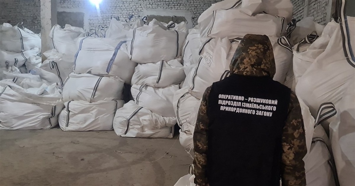 Пограничники обнаружили в Измаиле контрабанду сигарет на 27 миллионов гривен
